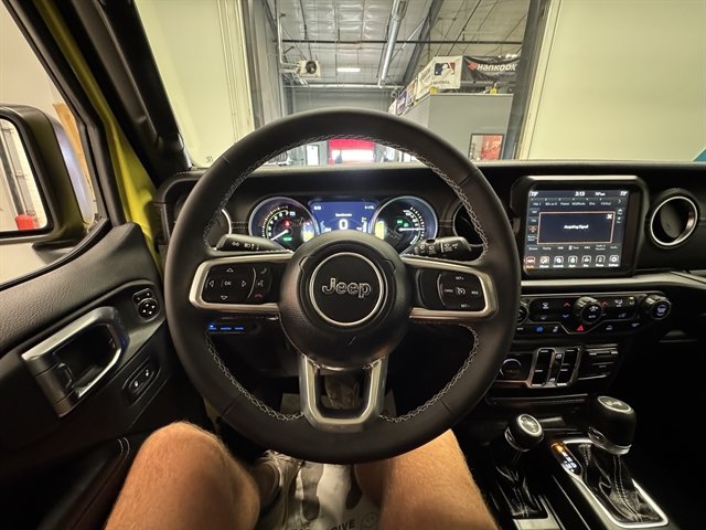 Used 2023 Jeep Wrangler Unlimited Sahara AWD/4WD image 28