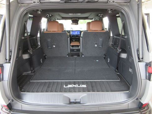 Used 2026 Lexus GX 550 w/ Accessory Package (2T) AWD/4WD image 61