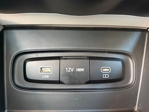 Used 2024 Hyundai Venue SEL FWD image 31