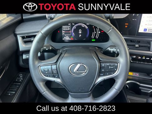 Used 2025 Lexus UX 300h FWD w/ Accessory Package (Z1) image 18
