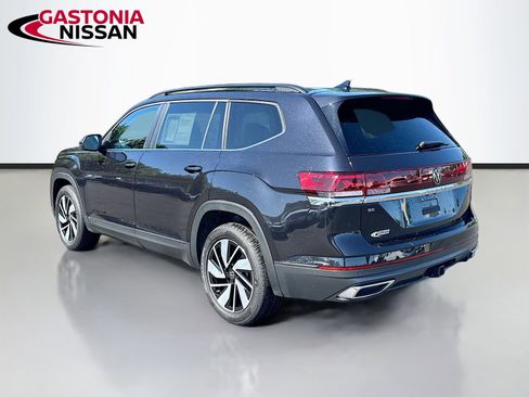Used 2025 Volkswagen Atlas SE AWD/4WD image 6