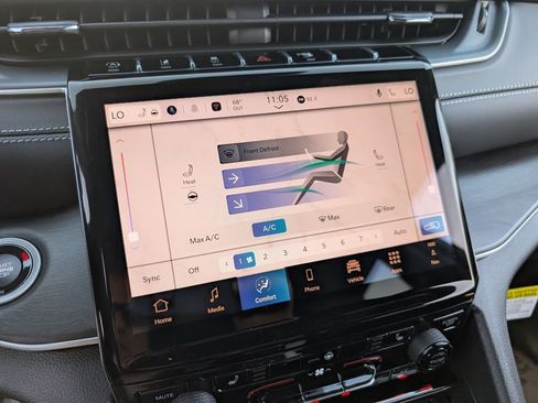 New 2025 Jeep Grand Cherokee Limited image 23