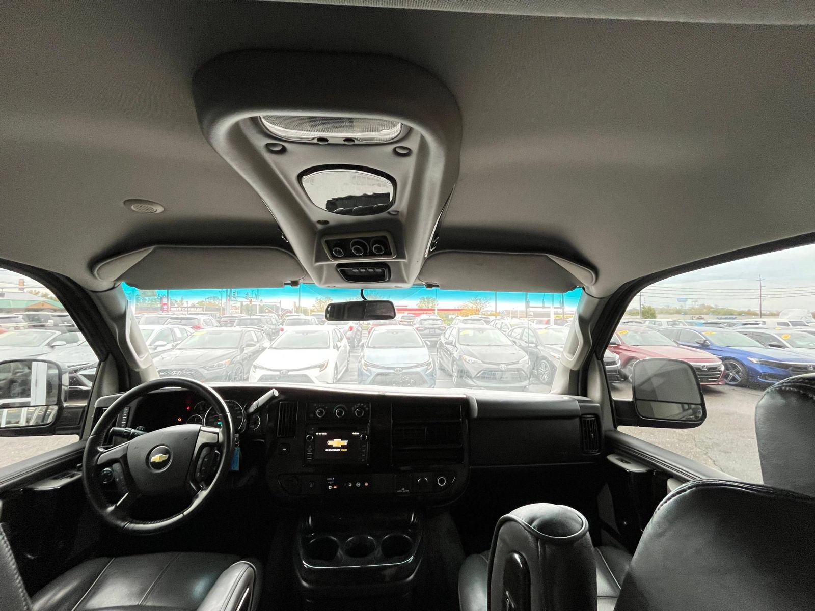 Used 2018 Chevrolet Express 2500 Extended w/ Enhanced Convenience Package RWD image 45
