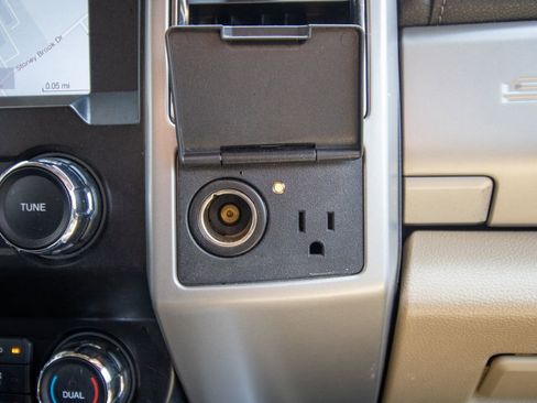 Used 2019 Ford F250 Lariat w/ Lariat Ultimate Package image 33