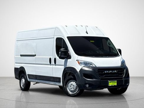 Used 2025 RAM ProMaster 2500 w/ Convenience Group FWD image 2