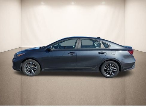 Used 2024 Kia Forte LXS image 12