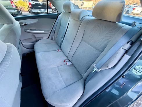 Used 2011 Toyota Corolla LE image 9