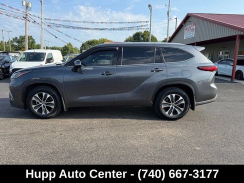 Used 2020 Toyota Highlander XLE AWD/4WD image 22