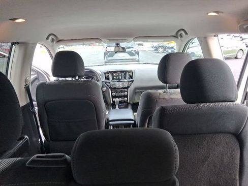 Used 2020 Nissan Pathfinder S FWD image 28