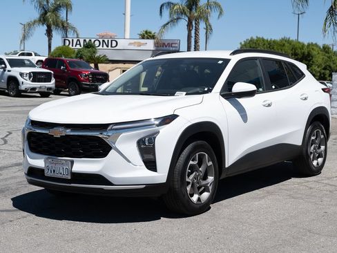 Used 2026 Chevrolet Trax LT w/ Driver Confidence Package FWD image 9