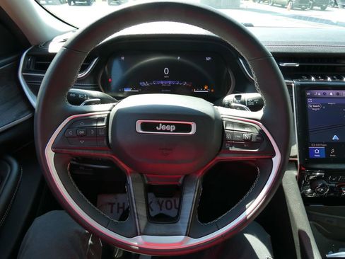 Used 2023 Jeep Grand Cherokee L Limited AWD/4WD image 34