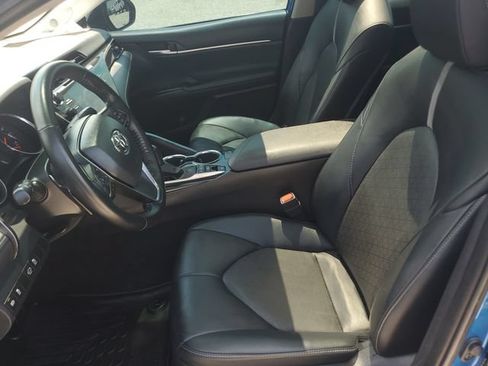 Used 2020 Toyota Camry XSE w/ Navigation Package FWD image 18