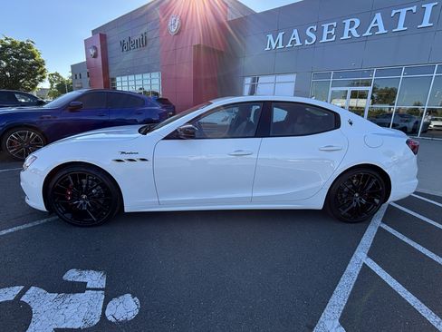 Used 2023 Maserati Ghibli Modena Q4 AWD/4WD image 4