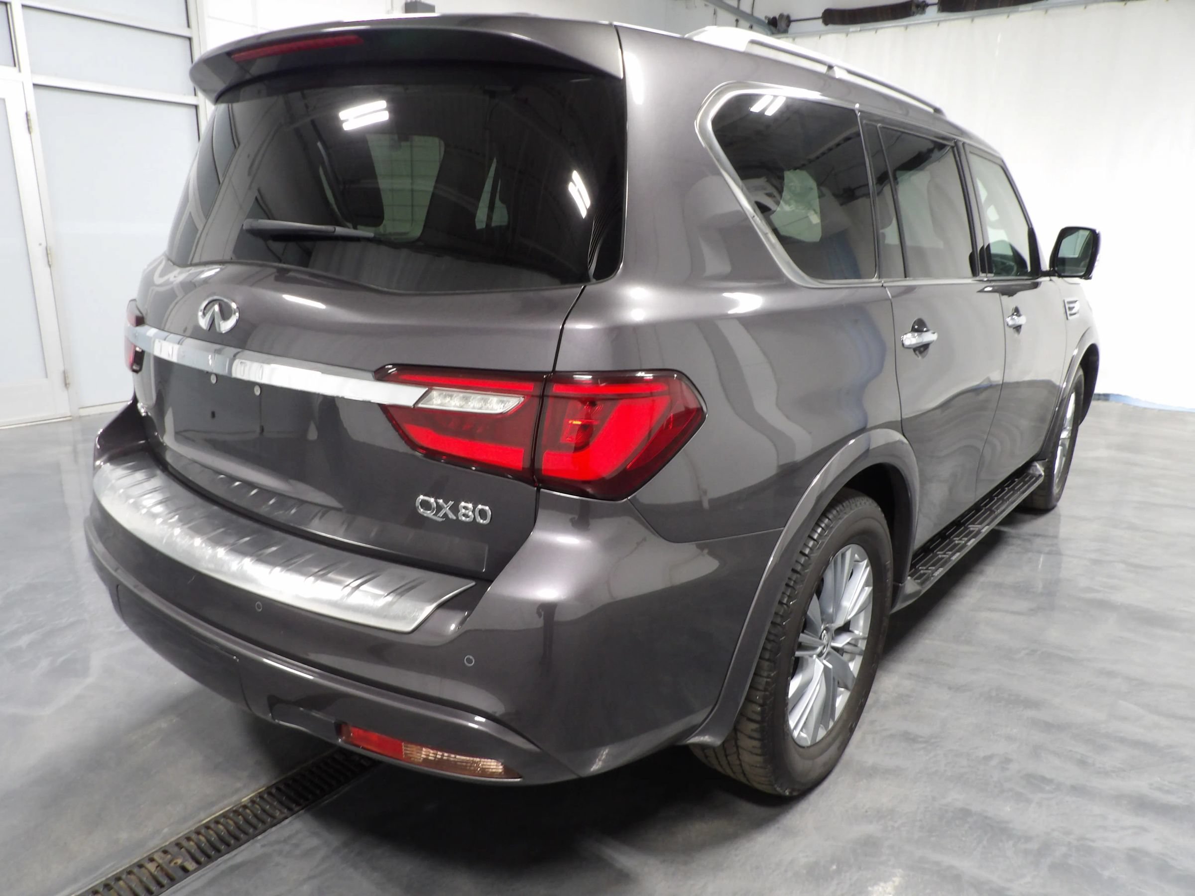 Used 2024 INFINITI QX80 Luxe AWD/4WD image 8