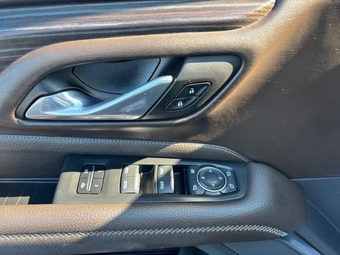 Used 2021 GMC Yukon XL Denali AWD/4WD image 11
