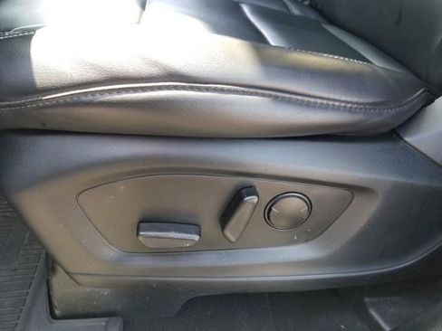 Used 2021 Ford Explorer XLT w/ Equipment Group 202A AWD/4WD image 15