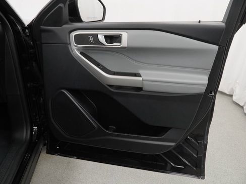 Used 2022 Ford Explorer XLT w/ Equipment Group 202A image 50