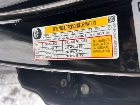 Used 2024 Chevrolet Suburban LT image 31