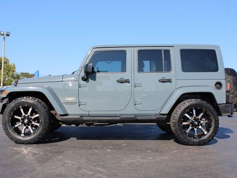 Used 2015 Jeep Wrangler Unlimited Sahara w/ Max Tow Package AWD/4WD image 13