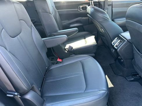 Used 2023 Kia Sorento EX AWD/4WD image 23