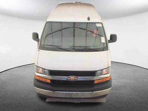 Used 2025 Chevrolet Express 2500 w/ Driver Convenience Package RWD image 2