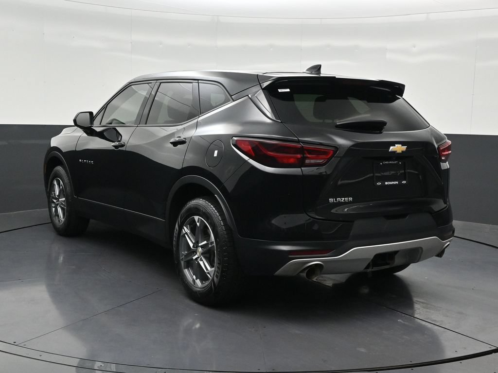 Used 2023 Chevrolet Blazer LT FWD image 3