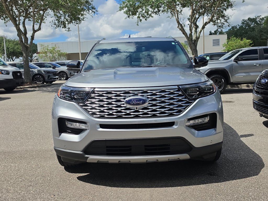Certified 2023 Ford Explorer Platinum w/ Technology Package AWD/4WD image 3