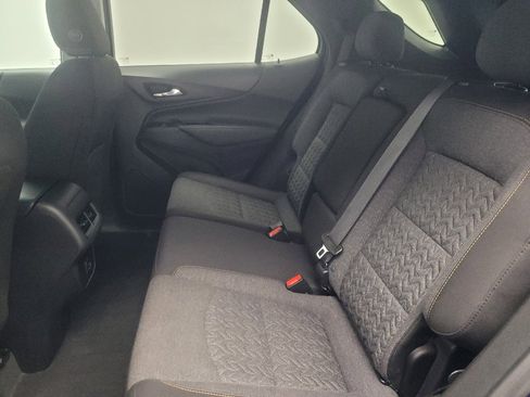 Used 2022 Chevrolet Equinox LT AWD/4WD image 18