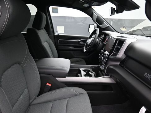 New 2026 RAM 1500 4x4 Crew Cab image 16