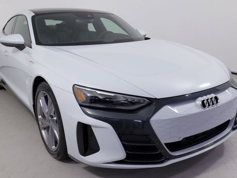 Used 2023 Audi e-tron GT Premium Plus image 7