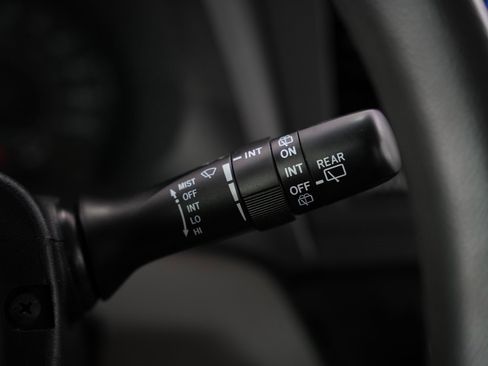 Used 2015 Toyota Sienna L image 15