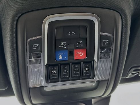 Used 2021 RAM 1500 Laramie AWD/4WD image 16