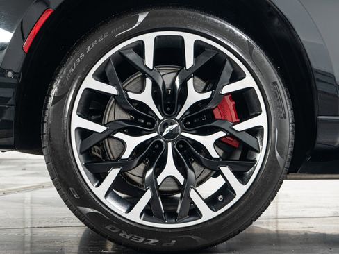 Used 2021 Aston Martin DBX AWD/4WD image 42