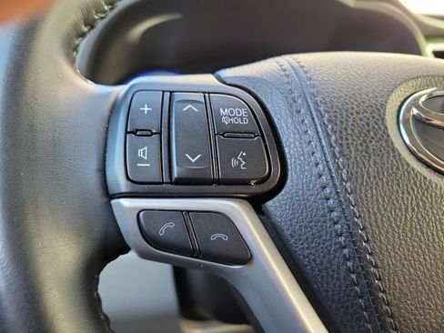 Used 2019 Toyota Highlander Limited image 17