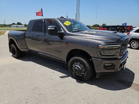 Certified 2025 RAM 3500 Laramie AWD/4WD image 10