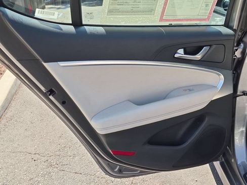 Used 2025 Genesis G70 2.5T RWD image 27