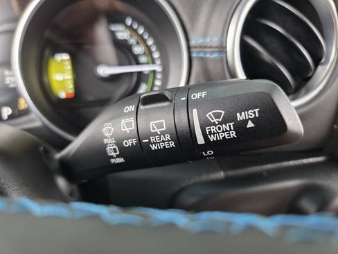 Used 2021 Jeep Wrangler Unlimited Rubicon 4xe AWD/4WD image 33