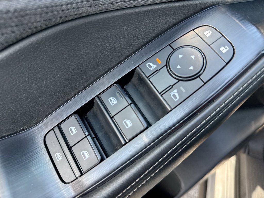 Used 2023 Nissan Rogue SV AWD/4WD image 13