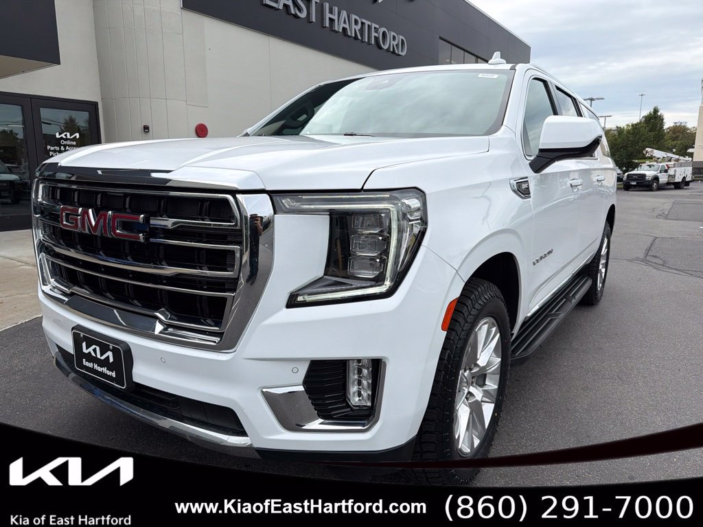 Used 2023 GMC Yukon XL SLT AWD/4WD image 3