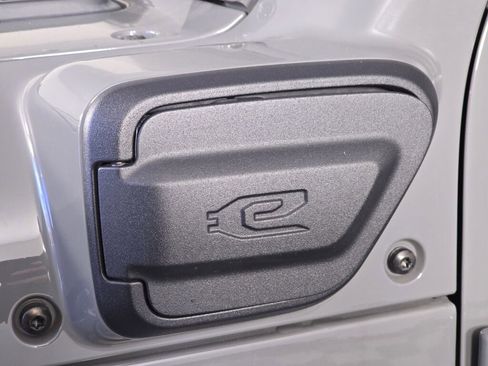 Used 2021 Jeep Wrangler Unlimited Sahara image 14