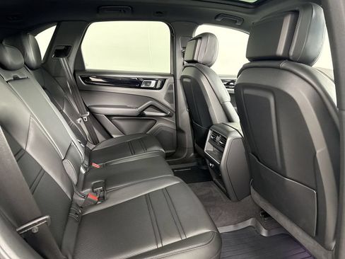 Certified 2023 Porsche Cayenne AWD/4WD image 25