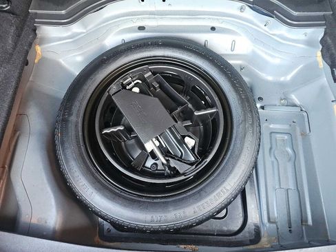 Used 2013 Mercedes-Benz E 350 E 350 Sport 4MATIC AWD 4dr Sed image 25