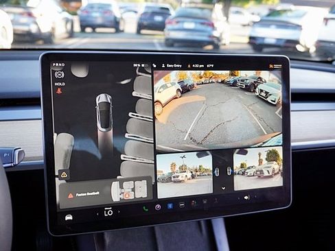 Used 2022 Tesla Model 3 Long Range image 33