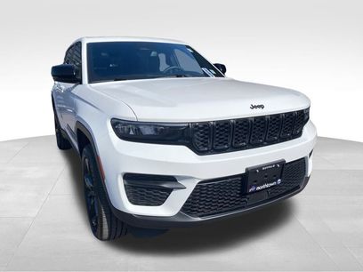 Used 2023 Jeep Grand Cherokee Altitude
