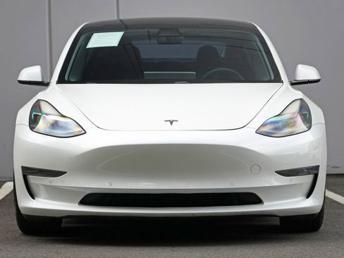 Used 2021 Tesla Model 3 Standard Range Plus RWD image 6