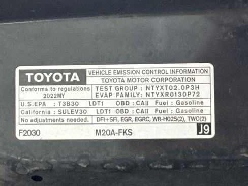 Used 2022 Toyota Corolla Cross LE w/ Moonroof Package image 18