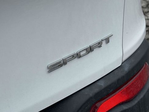 Used 2014 Jeep Cherokee Sport image 11