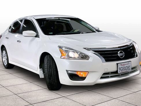 Used 2015 Nissan Altima 2.5 S w/ Power Driver Seat Package image 2