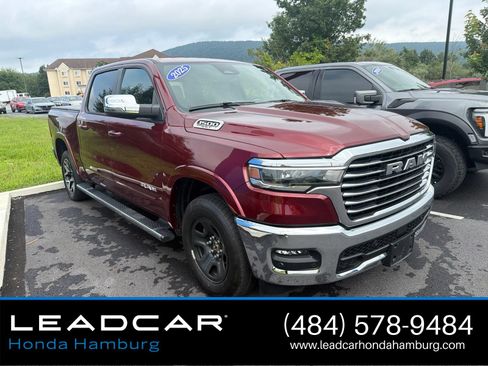 Used 2025 RAM 1500 Laramie AWD/4WD image 2