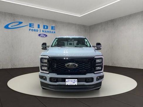 New 2026 Ford F350 Lariat w/ Black Appearance Package AWD/4WD image 2